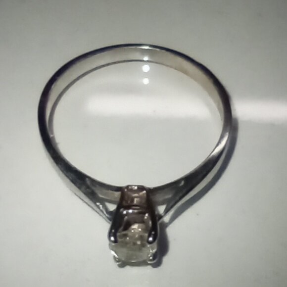 REDUCED!  14Kt White Gold 0.20-Carat Solitaire Diamond Ring - Picture 6 of 6